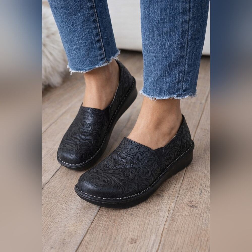Alegria Women’s Black Embossed Leather Slip-On Loafers Shoes EU 37 (US 6.5-7)
